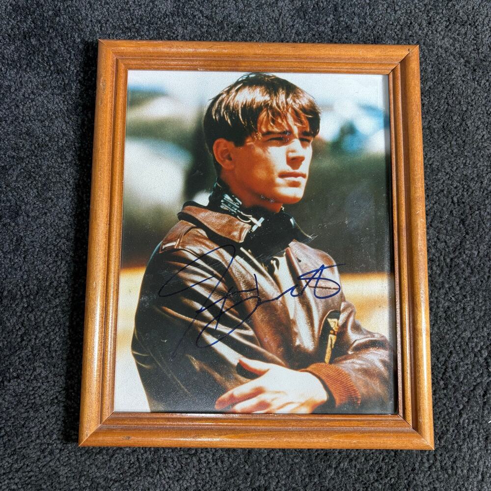 Josh Hartnett as Danny Walker in Pearl Harbor Signed 8x10 Photograph - Framed